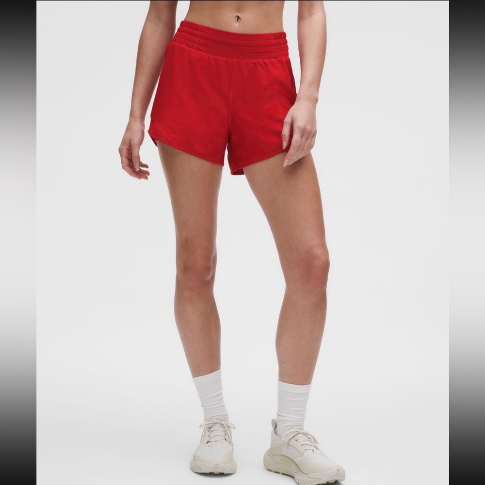Hotty Hot 4” Low Rise Lined Shorts Lululemon Red - 8 NWOT